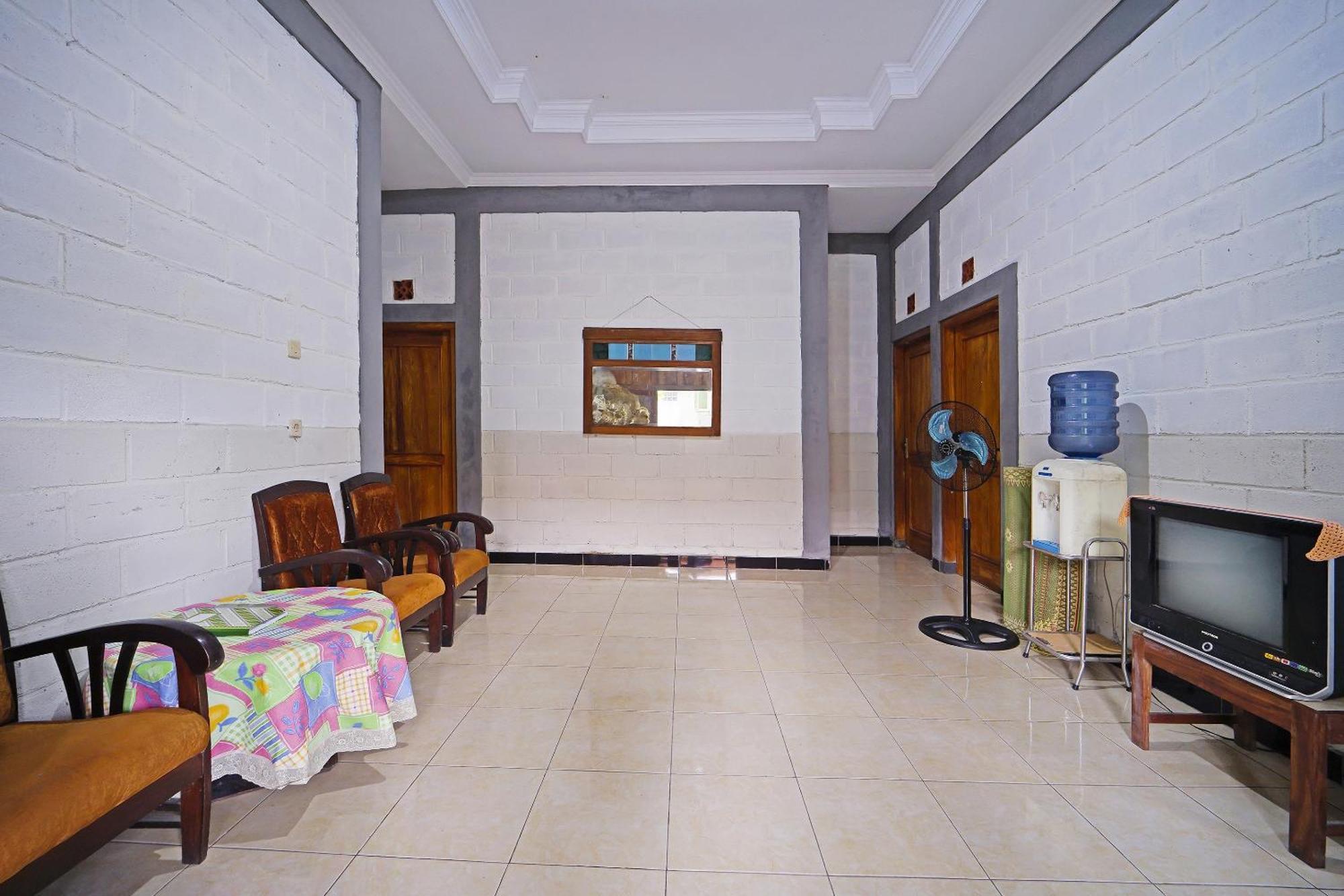 Spot On 91085 Griya Estu Wening Hotel Sleman  Ngoại thất bức ảnh